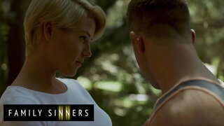 Kulawarga Sinners - Kit Mercer - Whos Bener Dina Muatan Kulawarga Sinners - Kit Mercer - Whos Bener Dina Muatan