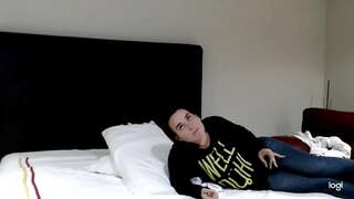 Aku berikan dia lechita sementara yang lain fucks