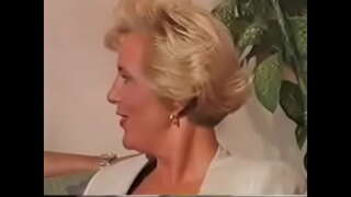 нас бие гүйцсэн 50 жилийн gangbang Тэр босс халуун horny эмэгтэй