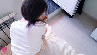 Chudá roztomilá brunetka v sexi kombinézu a okuliare miluje máte vášnivý sex, sania péro a pocit péro v jej malá mačička, kým sa dostane cum na jej sladké zadok Chudá roztomilá brunetka v sexi kombinézu a okuliare miluje máte vášnivý sex, sania péro a pocit péro v jej malá mačička, kým sa dostane cum na jej sladké zadok