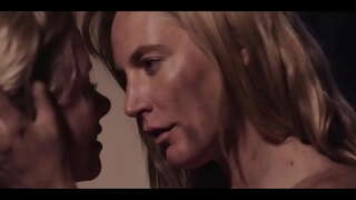 Pokojný Siréna, Mona Wales