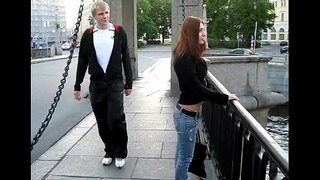 Сексуальна красуня насолоджується сексом