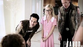 Mainit na birhen babe blonde, pinutukan unang panahon