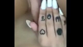 Kate Muffmuncher एका व्यक्तीने म्हणायचे गीत, Getting soaked