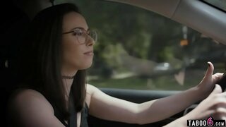 Casey Calvert tindak kanggo pick munggah dheweke iku saka dheweke ex